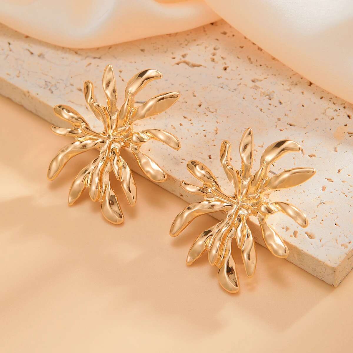 Bold Gold Flower Earrings Set