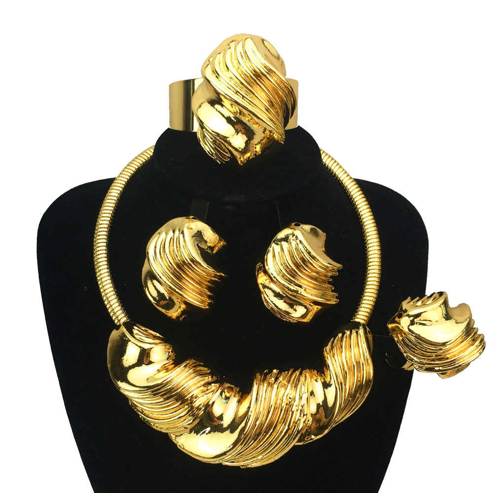 Bold Italian Gold Pendant Jewelry Set