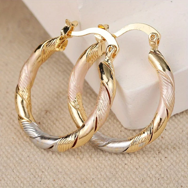 Dainty Twisted Pattern Hoop Earrings