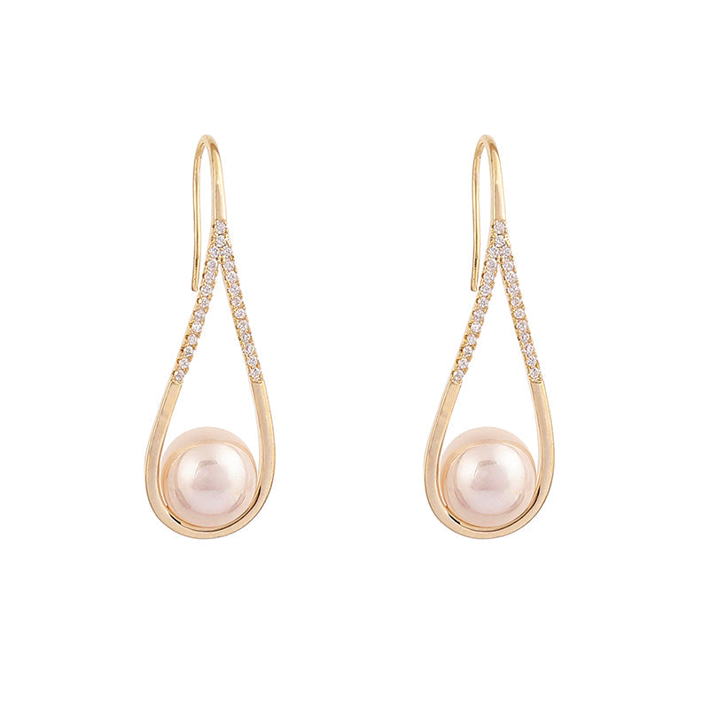 Elegant Teardrop Pearl Dangle Earrings