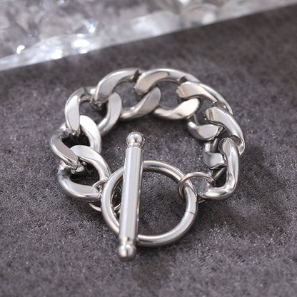 Bold Toggle Chain Ring