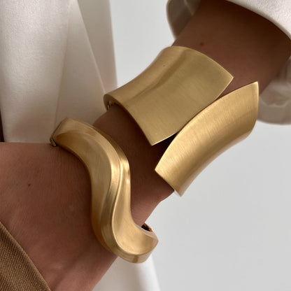 2pc Abstract Brushed Metal Bangle Set