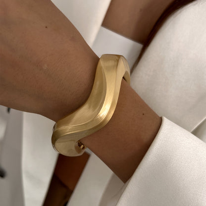 2pc Abstract Brushed Metal Bangle Set