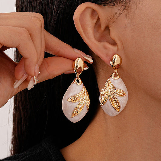 Leaf Accent Shell Drop Earrings