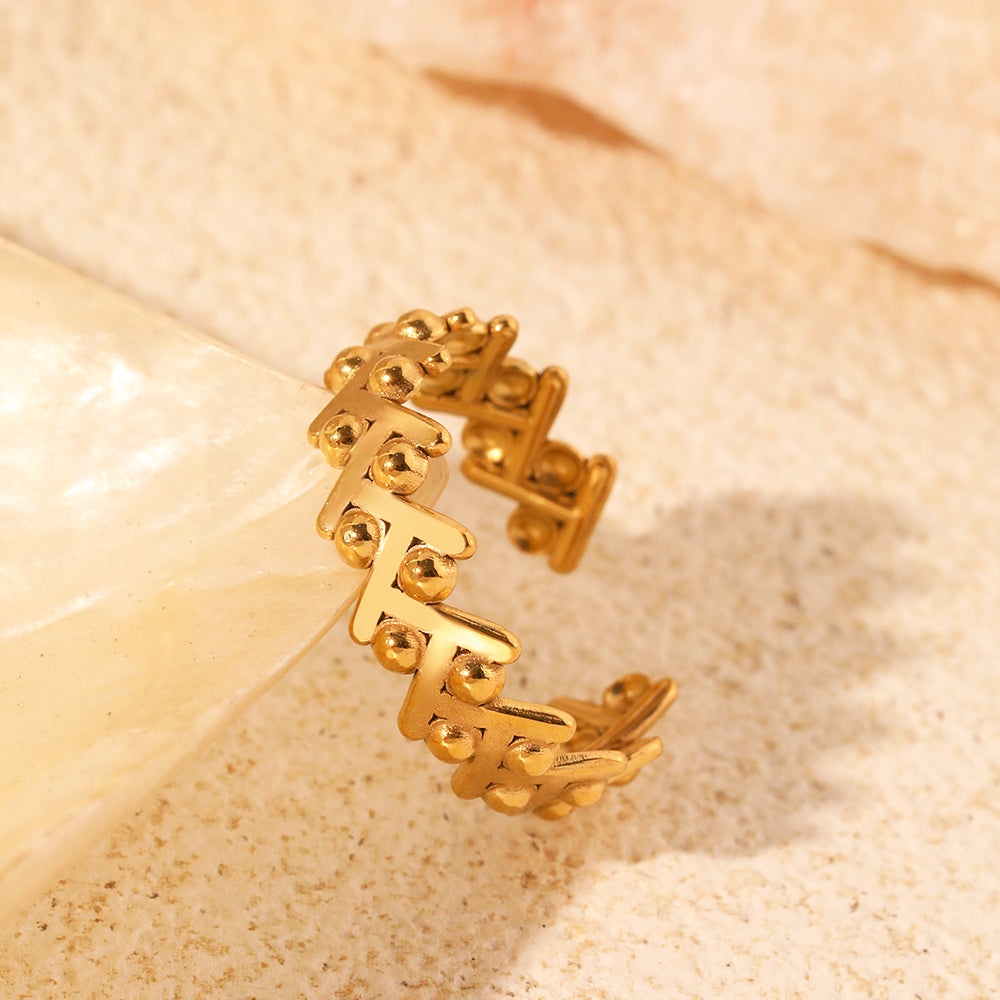 Geometric Zigzag Dot Ring