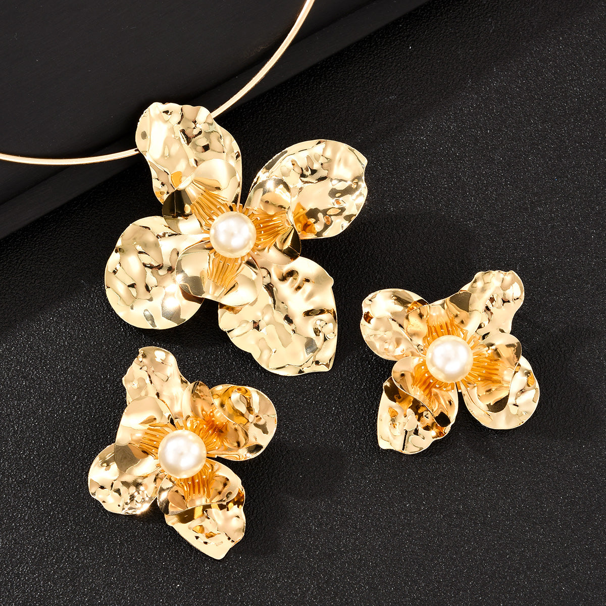 2pc Hammered Gold Floral Statement Necklace & Ring Set