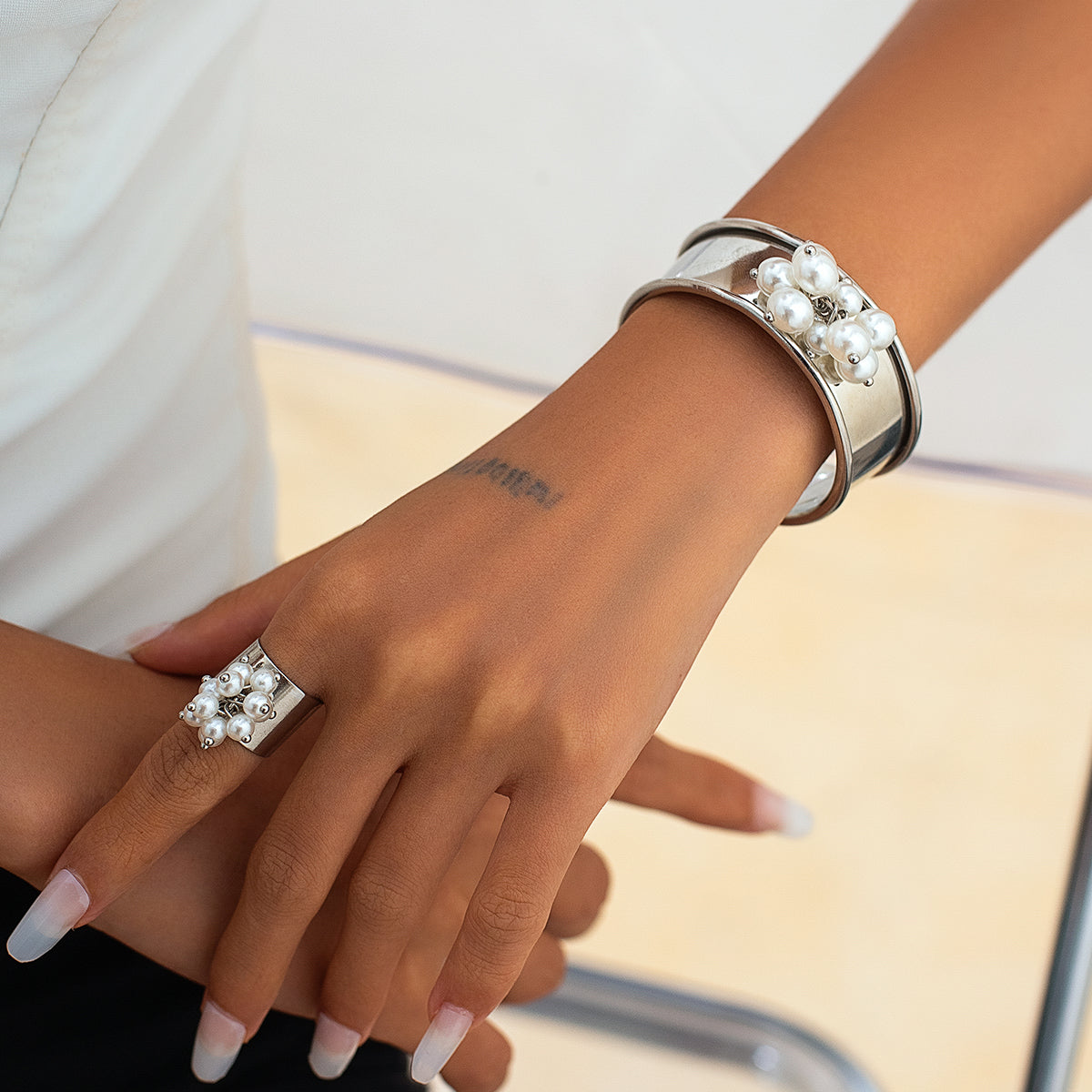 2pc Chunky Pearl Circle Cuff Bracelet Set