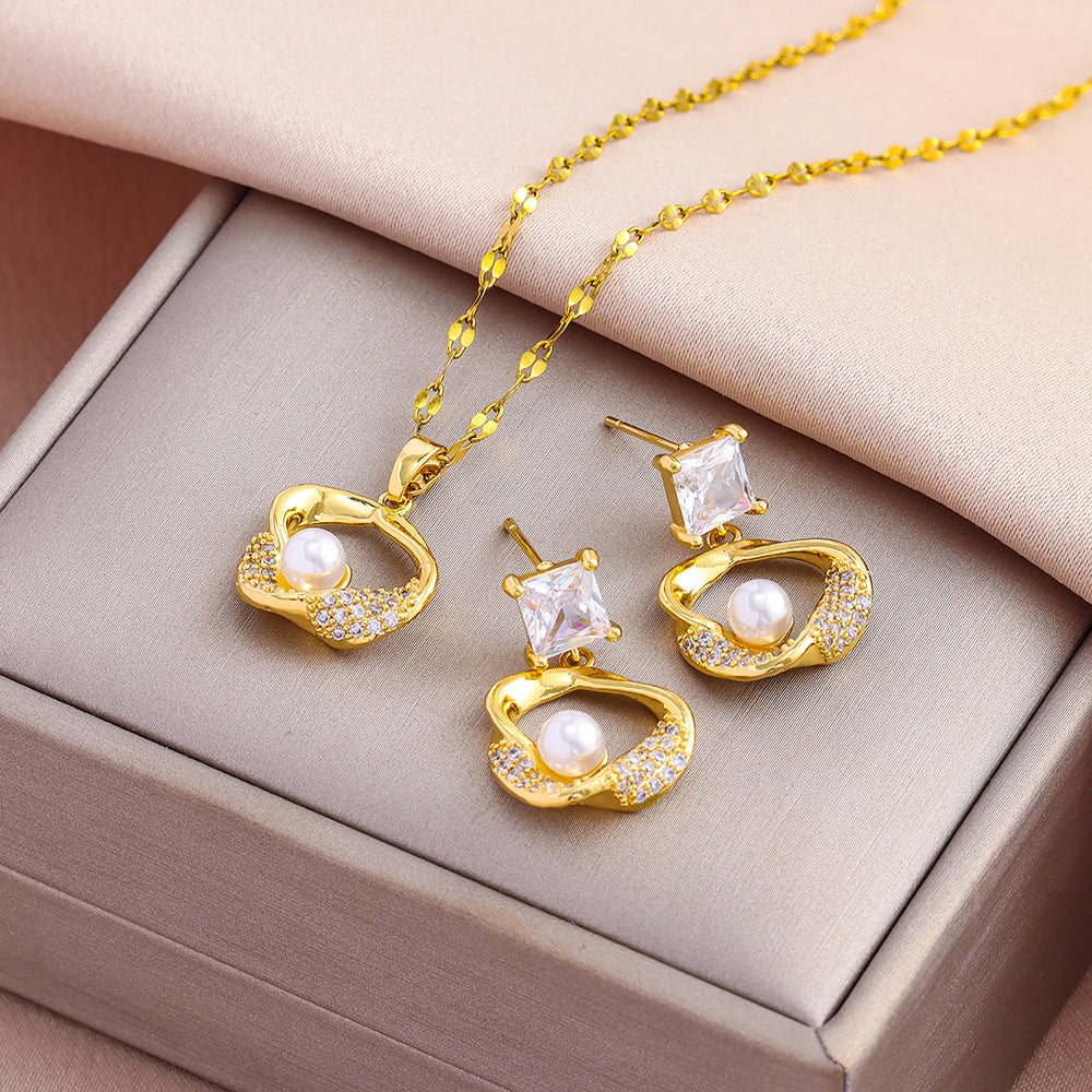 2pc Crystal Heart Pendant Necklace & Earrings Set