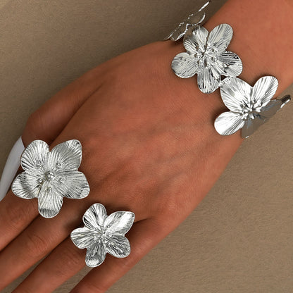 3pc Textured Floral Gold Ring & Bracelet Set