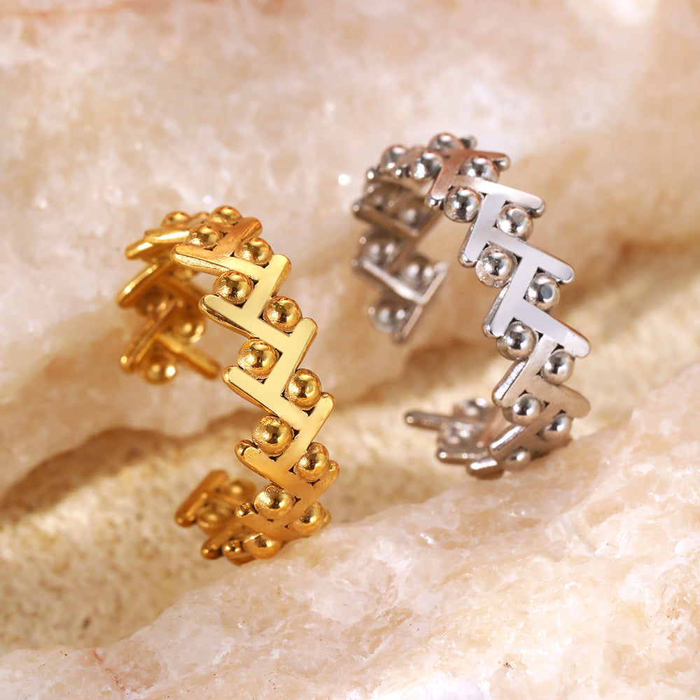 Geometric Zigzag Dot Ring