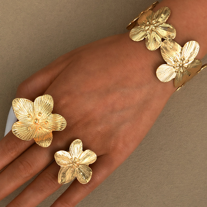 3pc Textured Floral Gold Ring & Bracelet Set