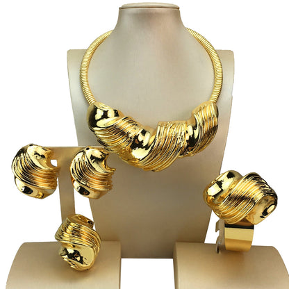 Bold Italian Gold Pendant Jewelry Set