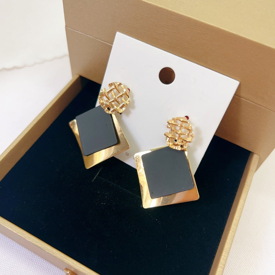 2pc Geometric Gold Statement Earrings Set