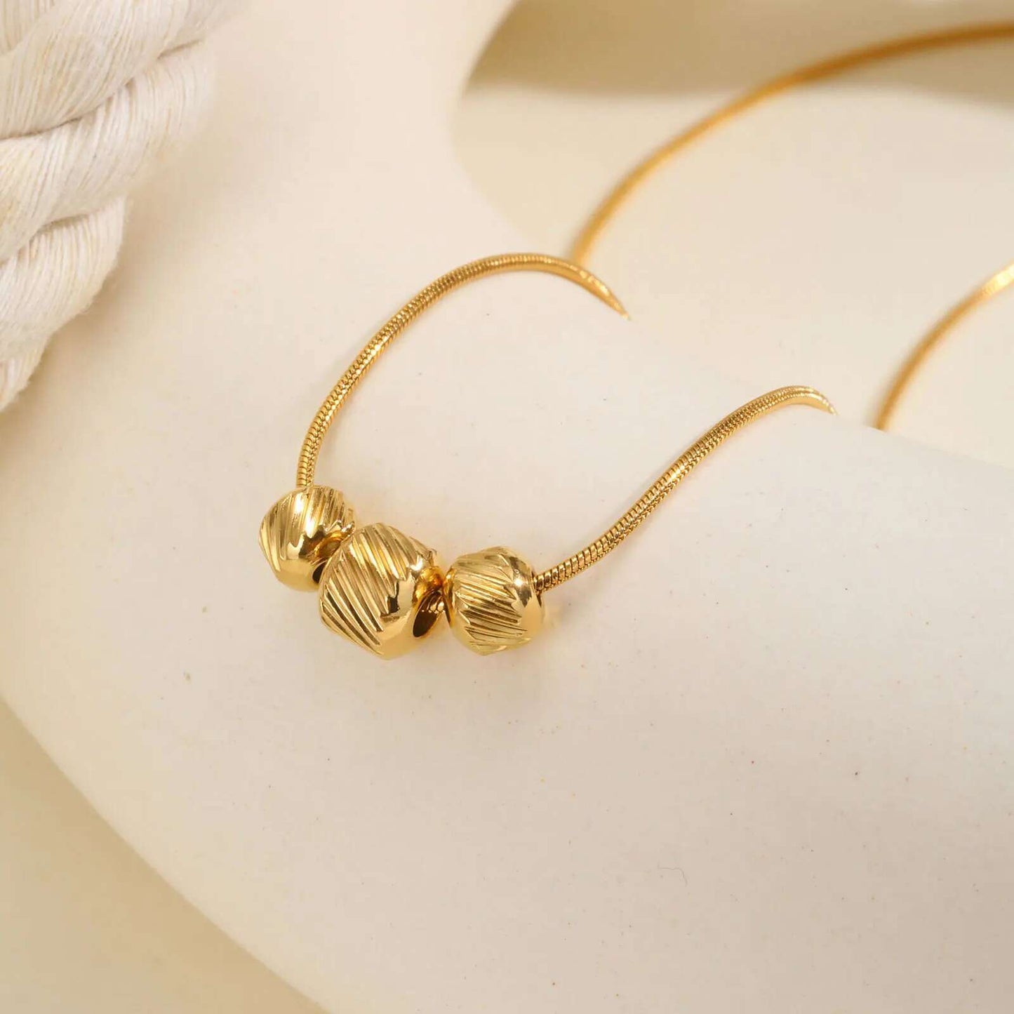 Minimalist Gold Bead Pendant Necklace