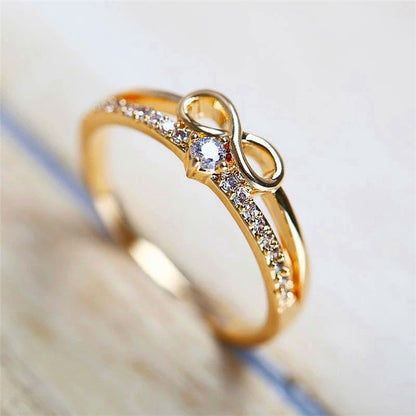 Chic Bow Infinity Zirconia Ring