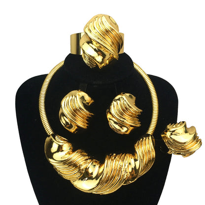 Bold Italian Gold Pendant Jewelry Set