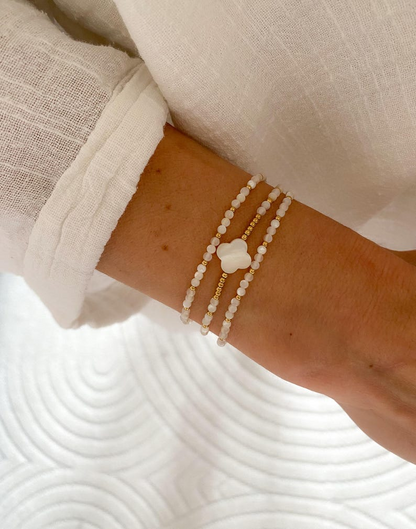 Clover Shell Bead Bracelet