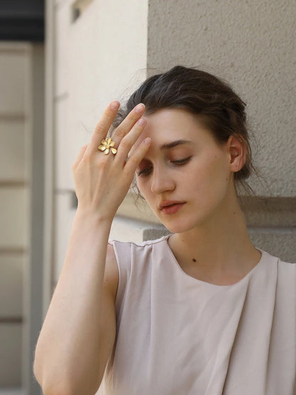 Vintage Flower Petal Ring