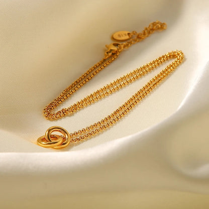 Interlocking Hoops Necklace