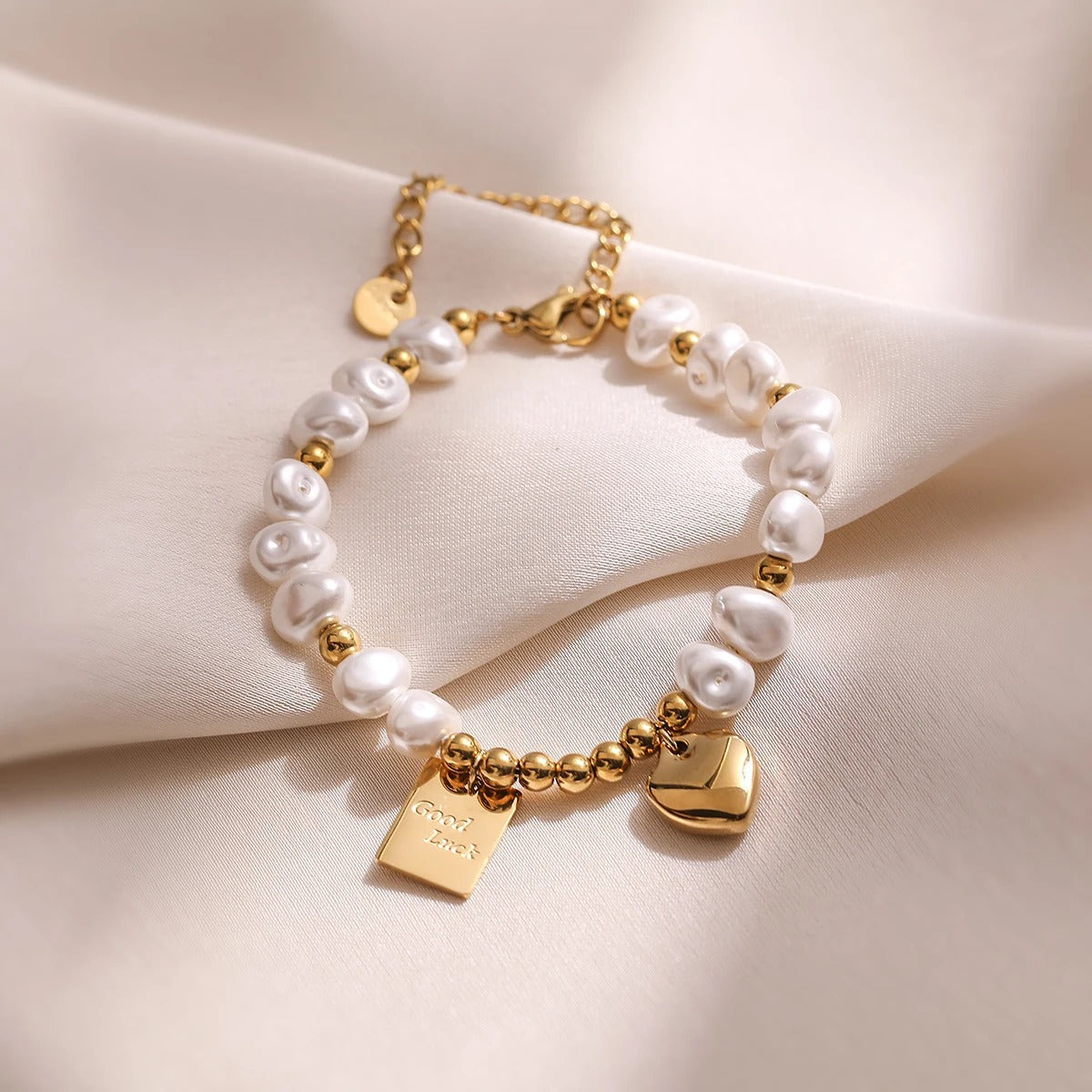 "Good Luck" Tagged Pearl Bracelet
