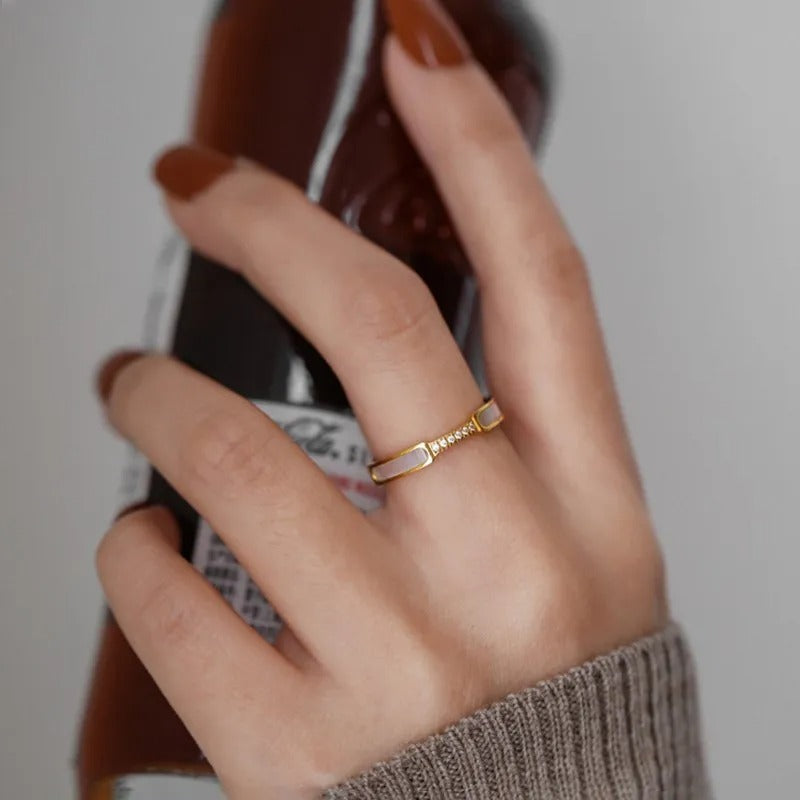 Dainty Shell Diamond Ring