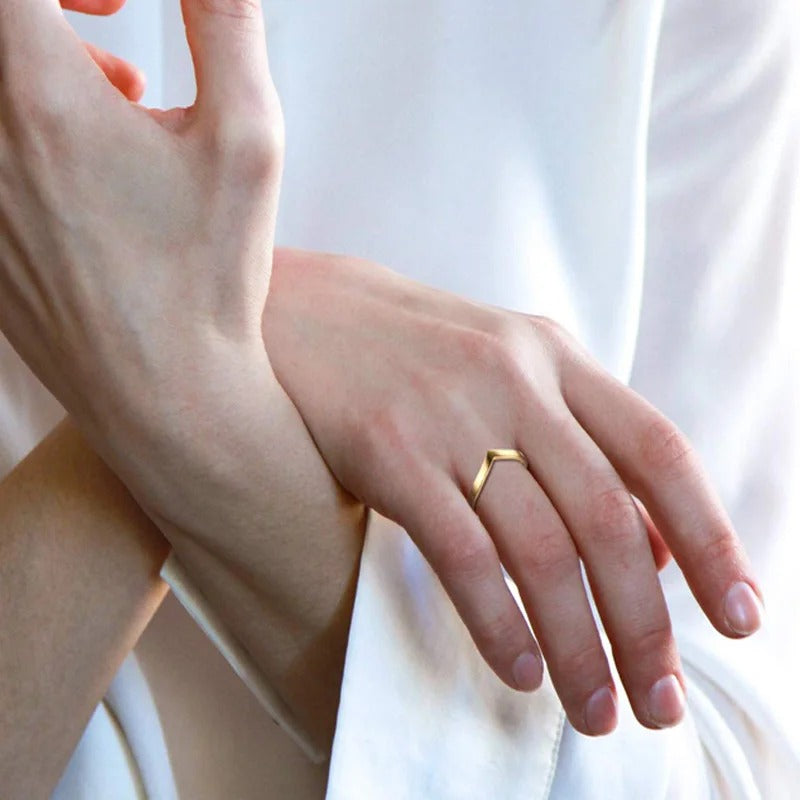 Minimal Chevron Ring