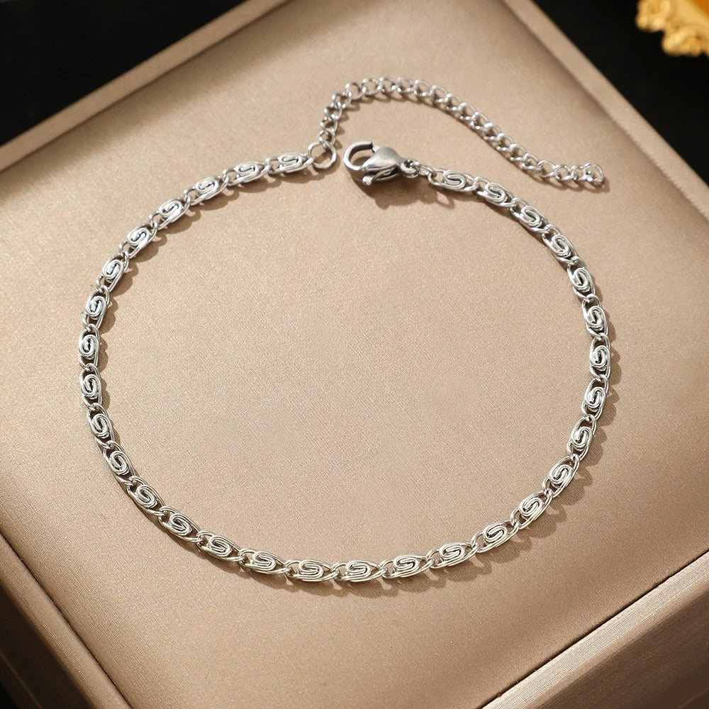 Elegant Scroll Bracelet