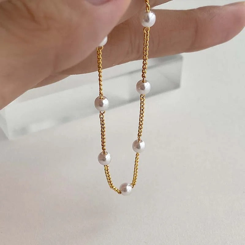 Minimal Pearl Bracelet