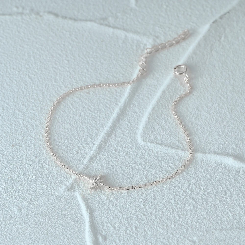 Dainty Pointed Star Bracelet
