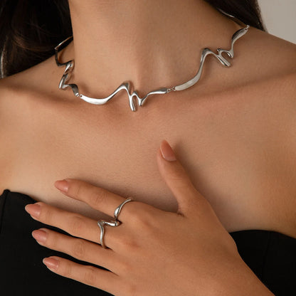 Elegant Irregular Wave Torques Necklace