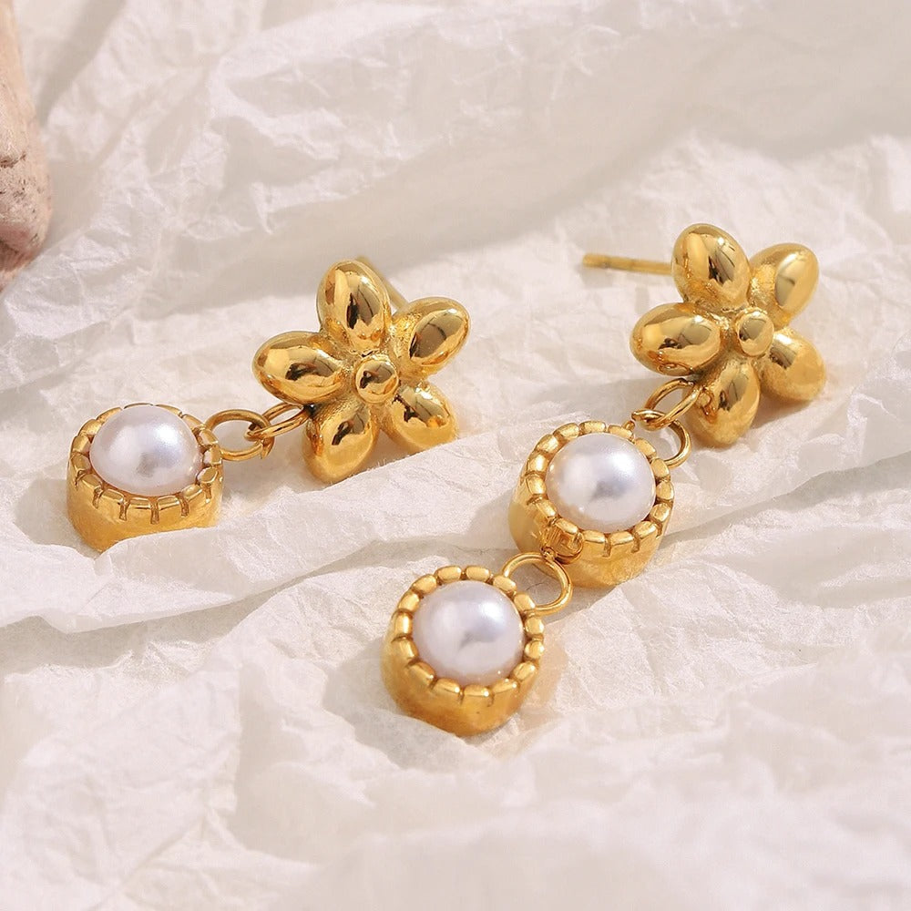 Dainty Floral Pearl Earrings