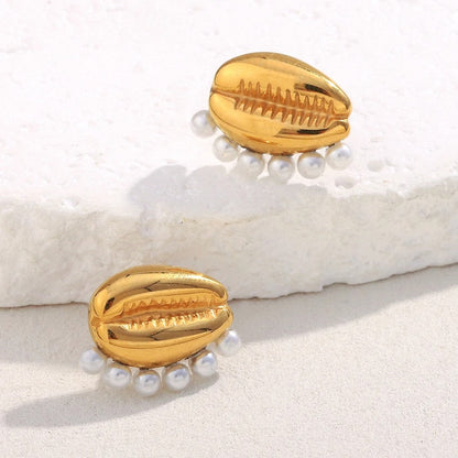 Smooth Pearl Seashell Stud Earrings
