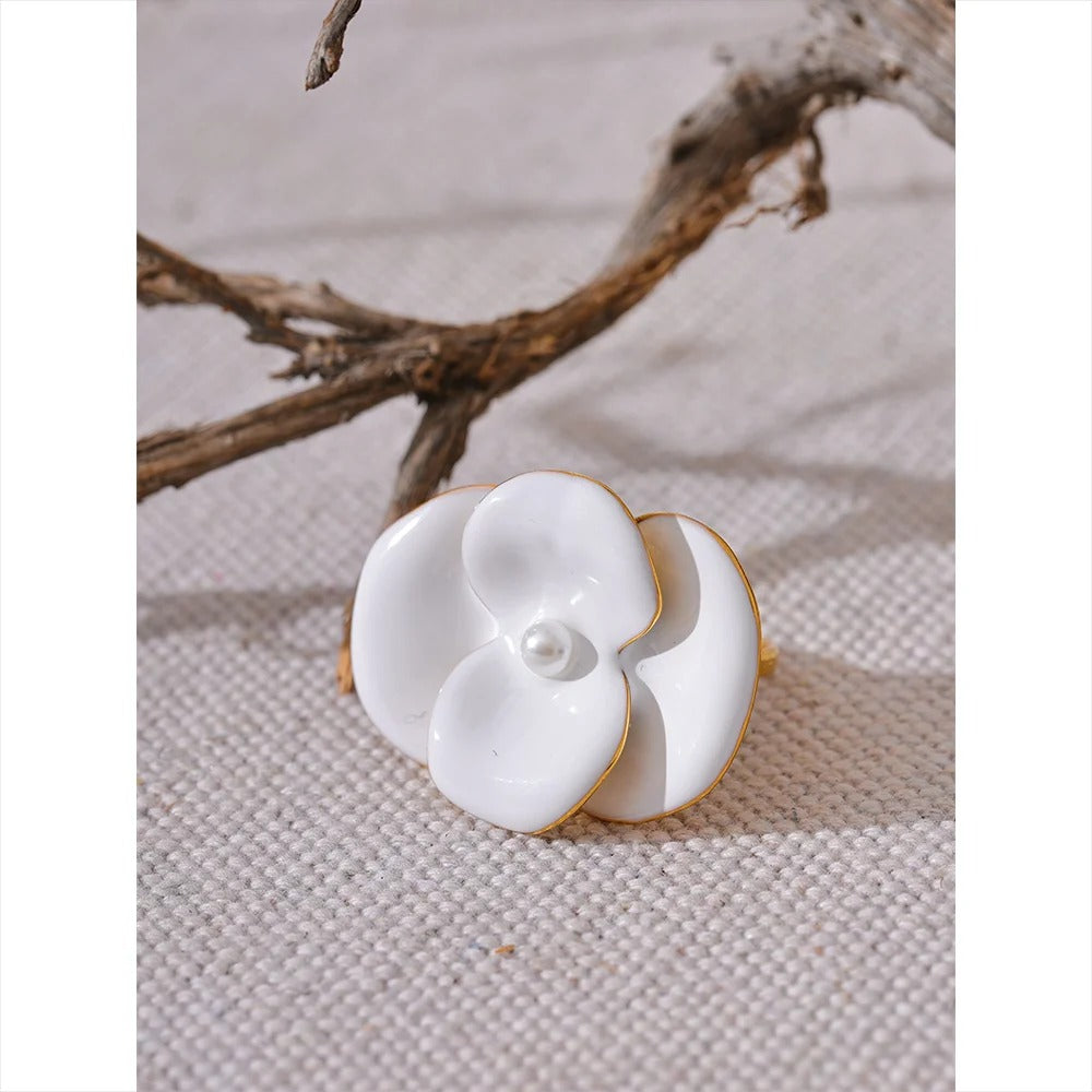 Exquisite White Enamel Flower Ring