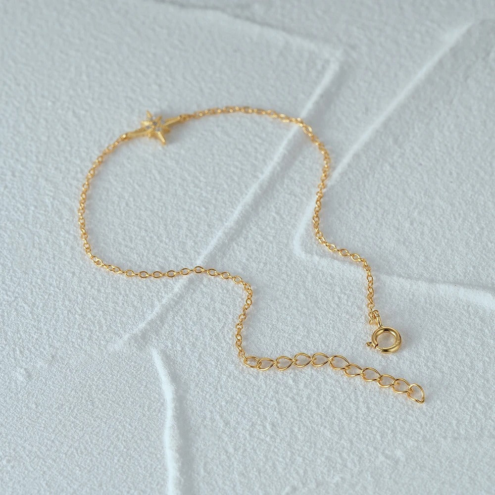Dainty Pointed Star Bracelet