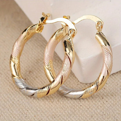 Dainty Twisted Pattern Hoop Earrings