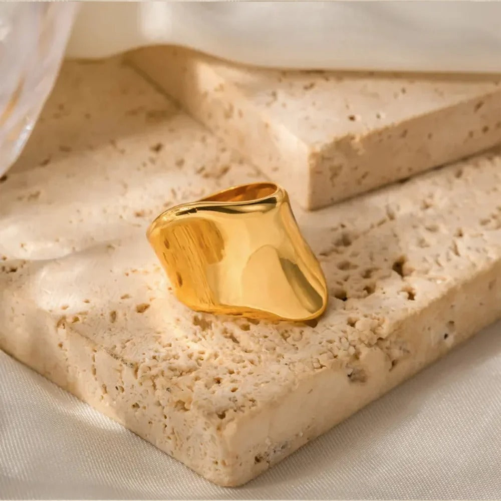 Exaggerated Chunky Uneven "O" Ring