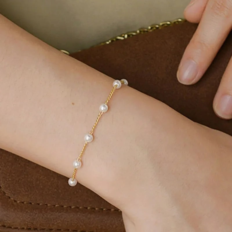 Minimal Pearl Bracelet