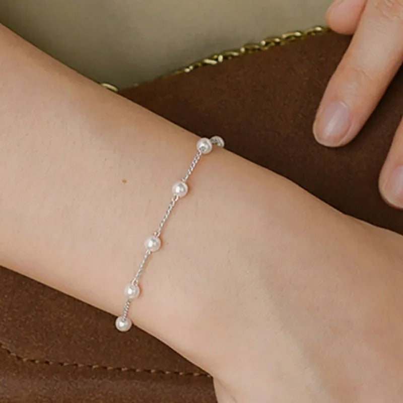 Minimal Pearl Bracelet